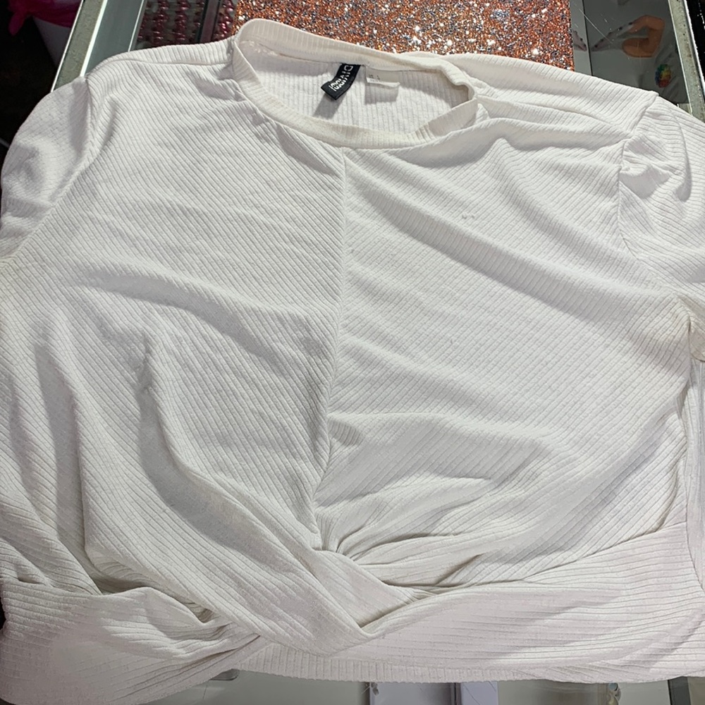 White knot tee